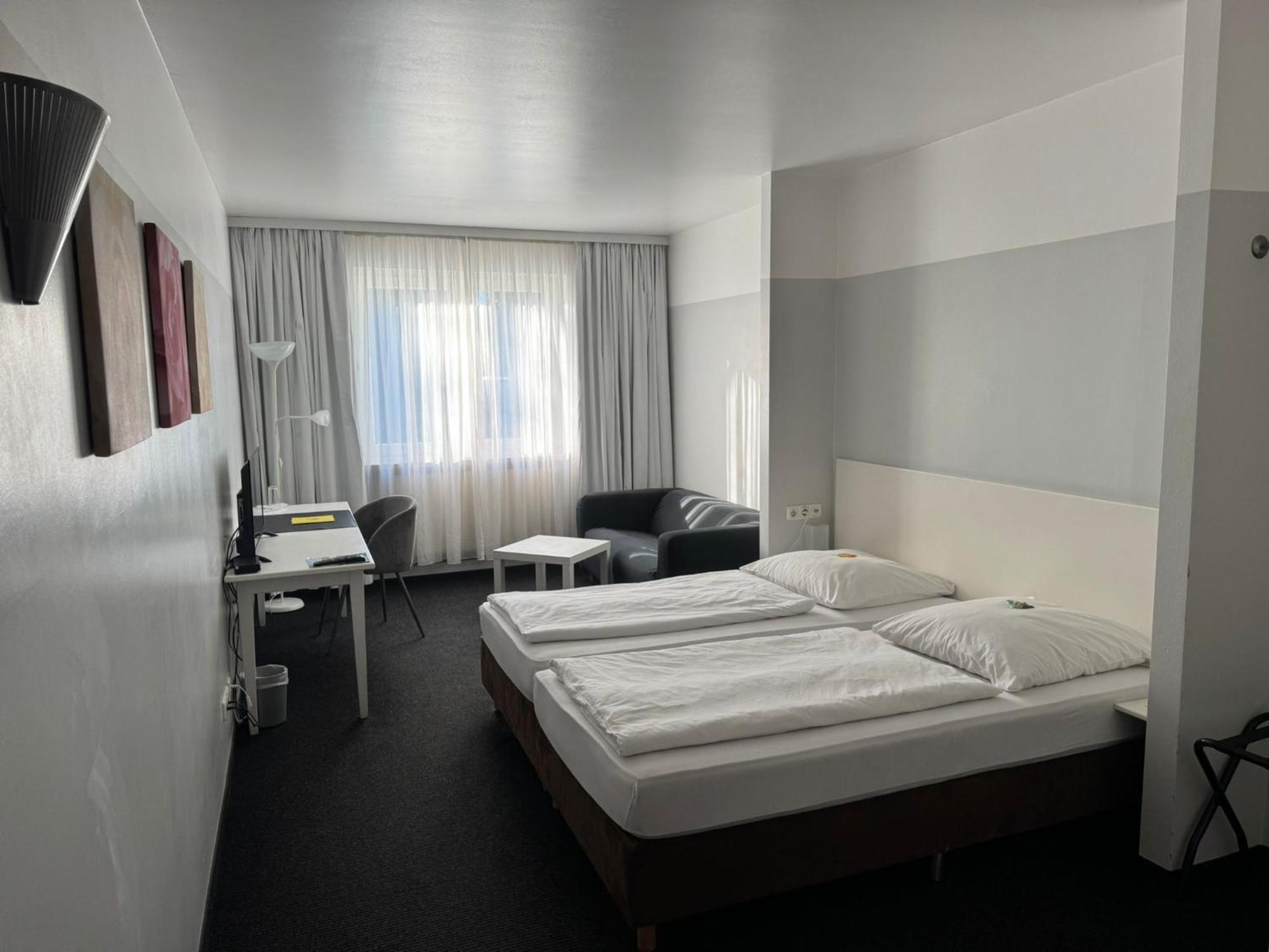 Hotel U Muelheim Free Parking Highspeed Wifi ミュルハイム・アン・デア・ルール エクステリア 写真