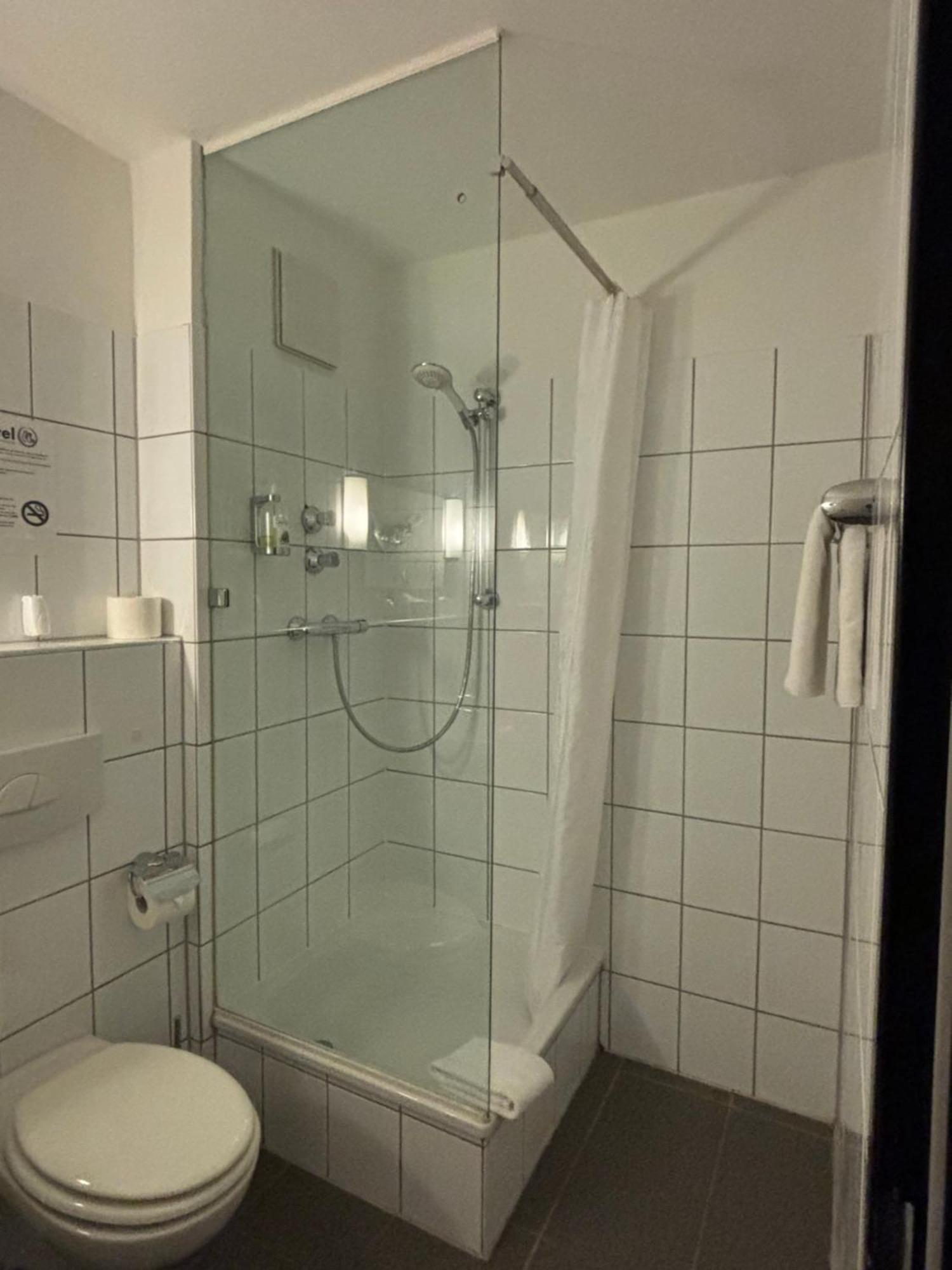 Hotel U Muelheim Free Parking Highspeed Wifi ミュルハイム・アン・デア・ルール エクステリア 写真